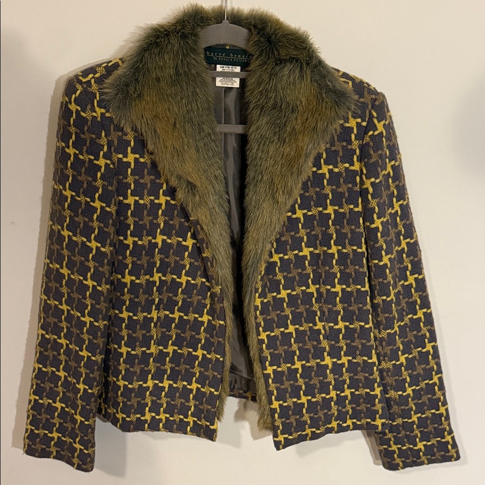 Harve Benard Women's Yellow and Gray Patterned Blazer in with Faux Fur Collar